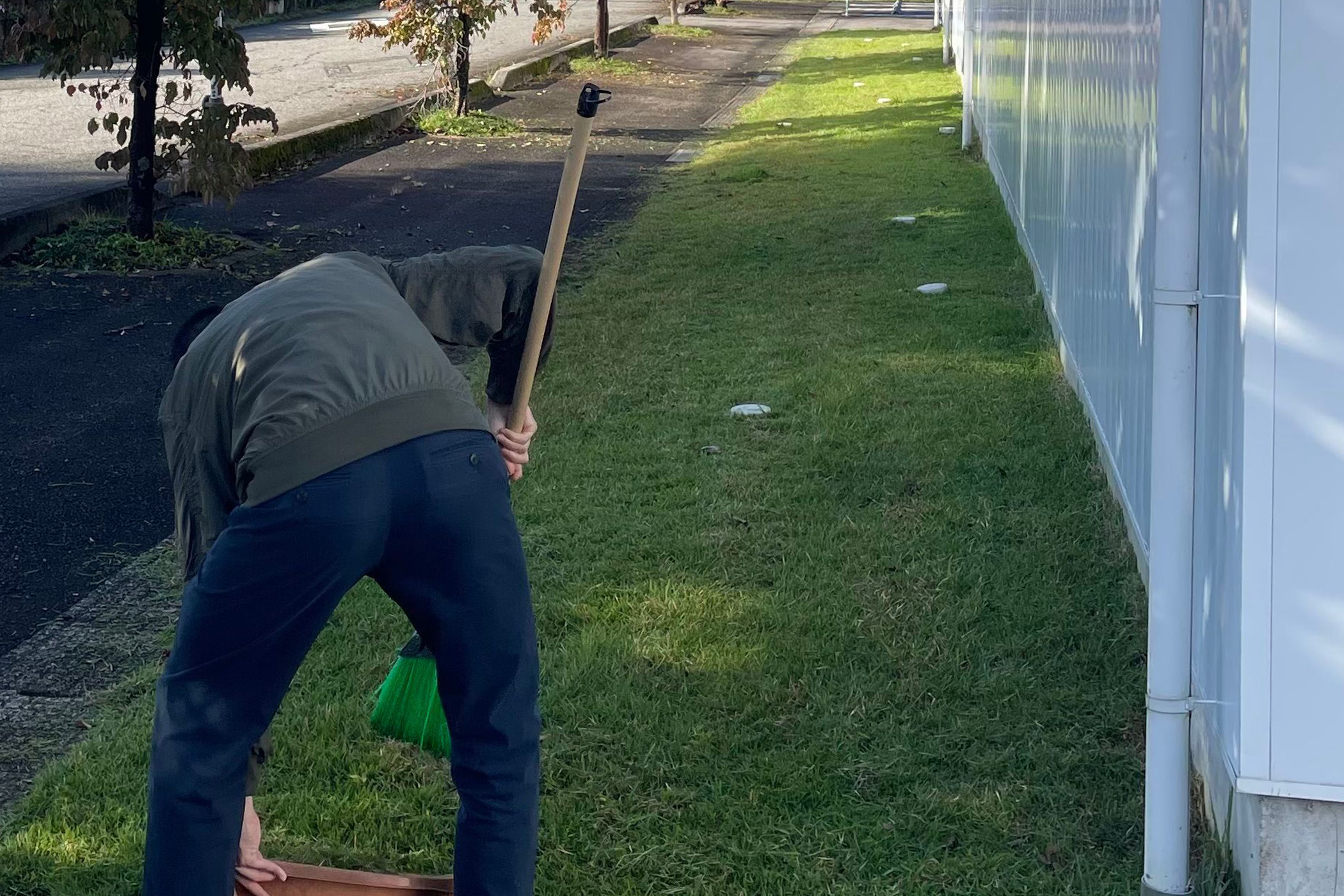 今年最後の芝刈り