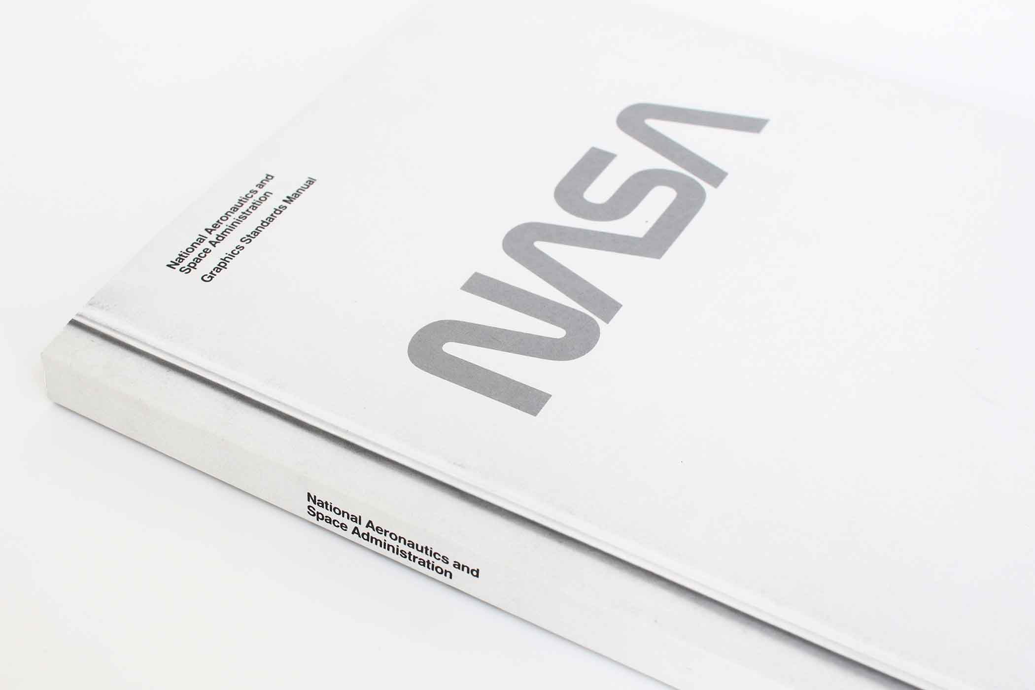   シルバー & デザイン　本　書籍 究極の「機能美」をめくる。NASAの伝説的デザインマニュアル | dupon35