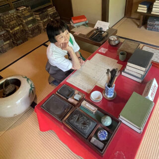 明治村で、森鴎外と夏目漱石の仕事場を眺める